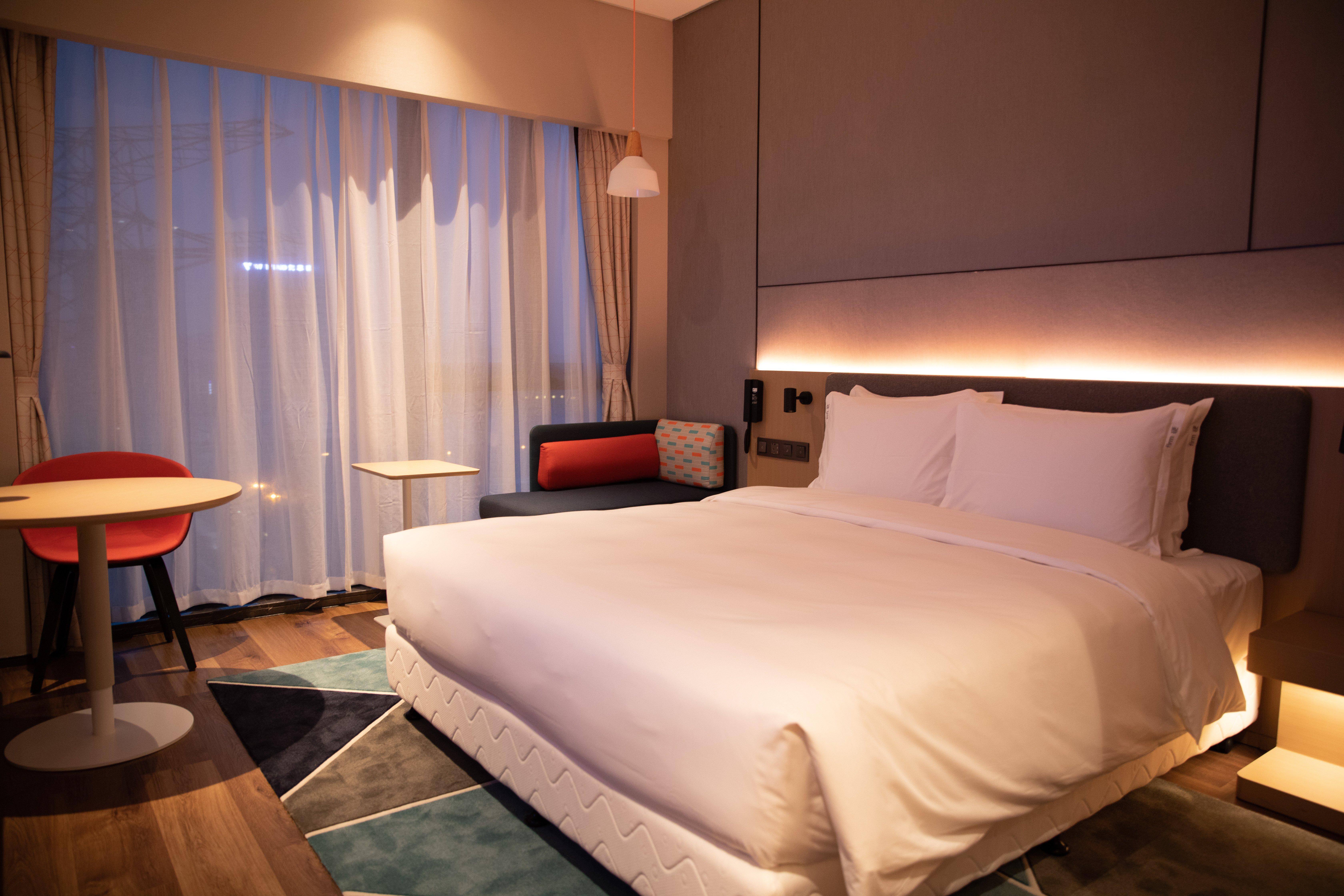 Holiday Inn Express Shenzhen Longhua By Ihg Exterior foto