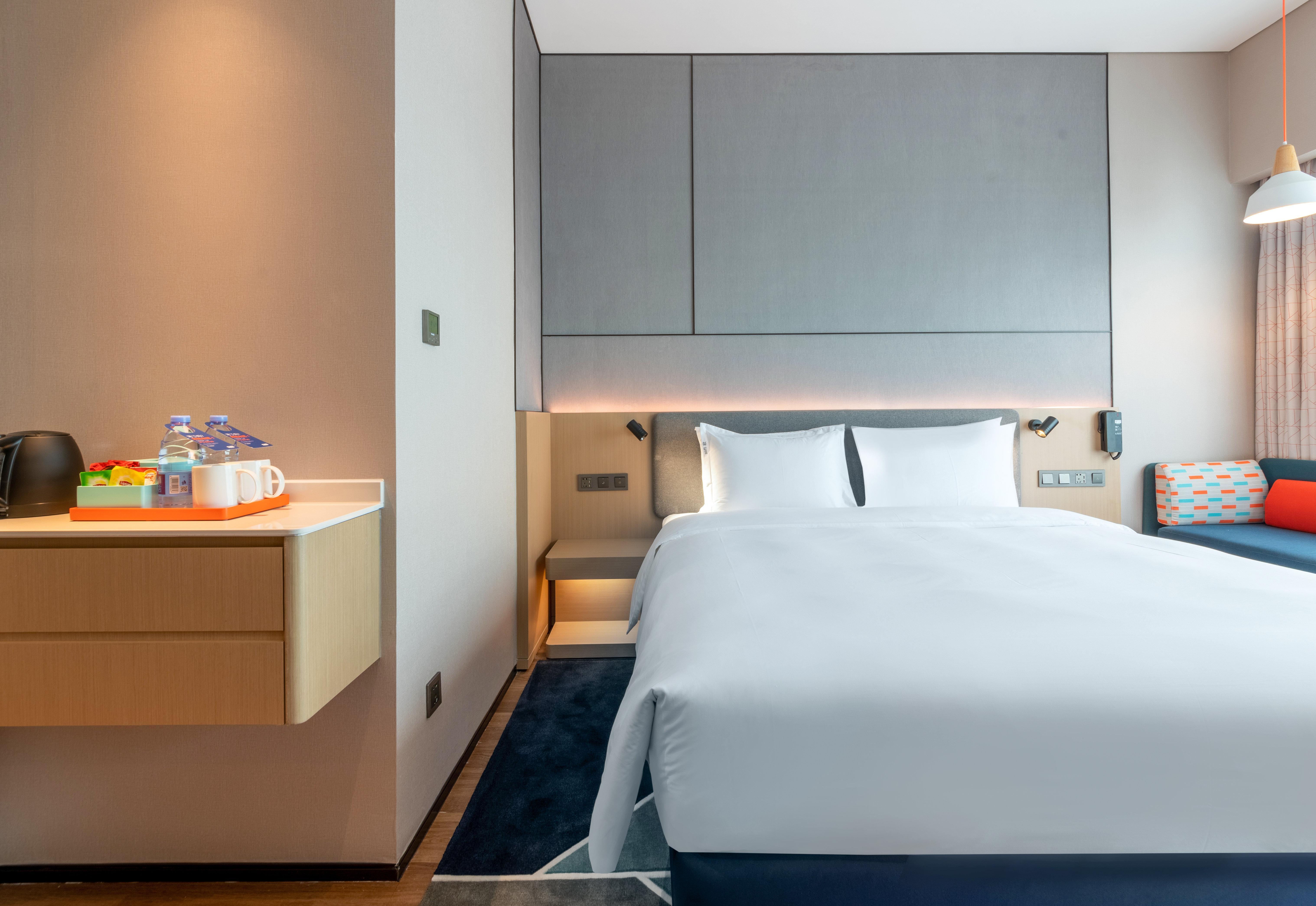 Holiday Inn Express Shenzhen Longhua By Ihg Exterior foto